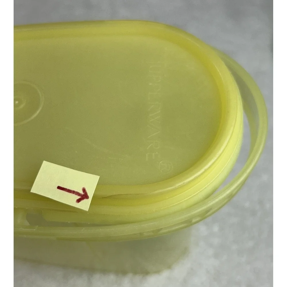Tupperware vintage 587
